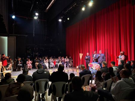 سينماتيك رهط يضيء خشبة القصر الثقافي بعرض مسرحي مميّز